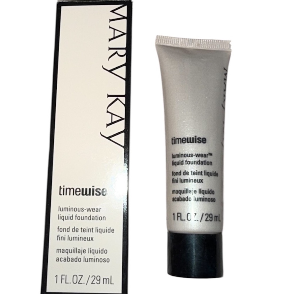 NWT’s IVORY 1 Shade - Mary Kay Timewise Luminous-Wear Foundation